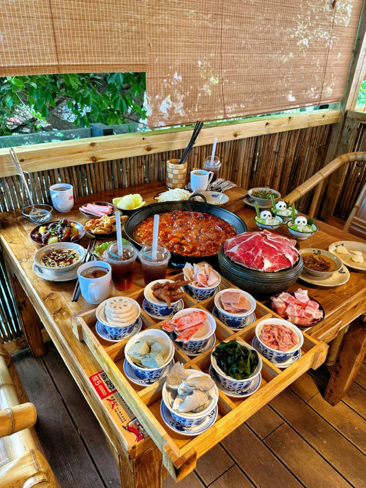 A Taste of Tradition and Modernity: Exploring the World of Chinese Foods