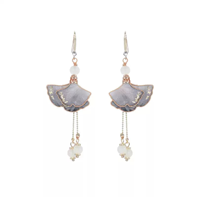 Eastculture  gray ginkgo leaves earrings