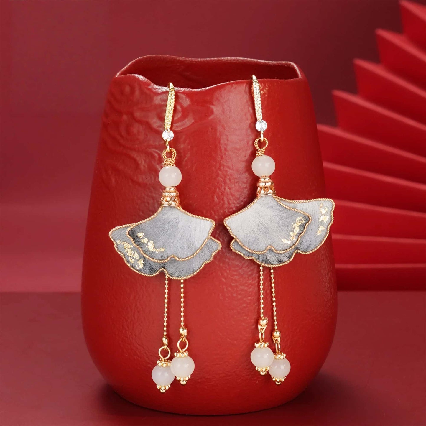 Eastculture  gray ginkgo leaves earrings