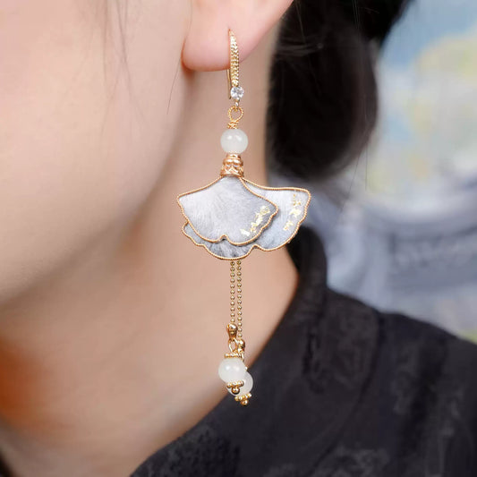 Eastculture  gray ginkgo leaves earrings