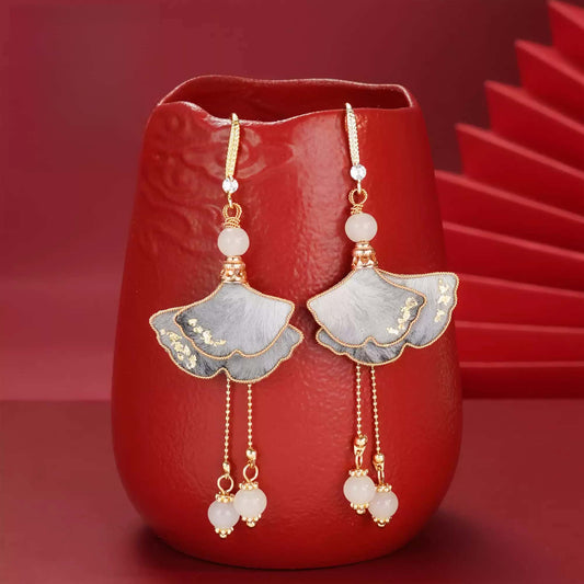 Eastculture  gray ginkgo leaves earrings